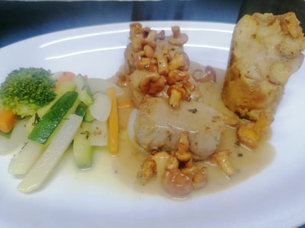 Schweinefilet mit Rahmpfifferlingen - Schweinefilet mit Rahmpfifferlingen -